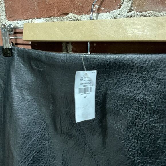 Old Navy Faux Leather Skirt Black Mini Womens Straight Retro Plus Size 2X - Picture 2 of 6